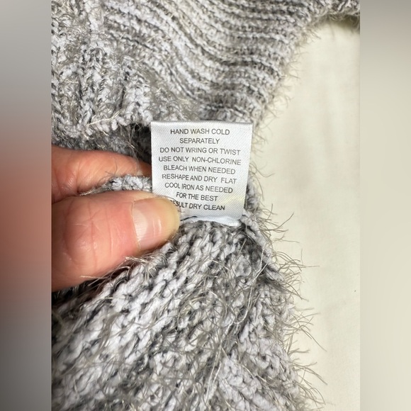 OLIVE & OAK Gray and white fuzzy cowl neck sweater size L - Picture 10 of 13